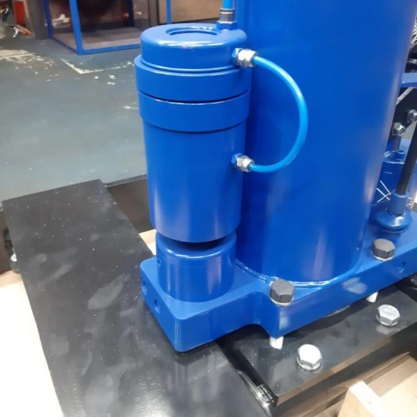 Напольный ямный подъемник (рельсовый) 15 т 1000 мм. КПП15Р1000П