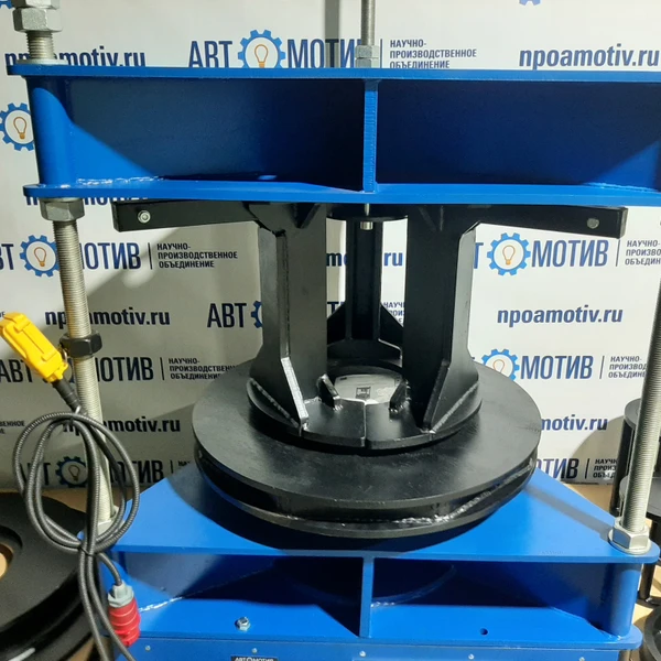 Пресс шиномонтажный для цельнолитых шин погрузчика 120т. ПШ120