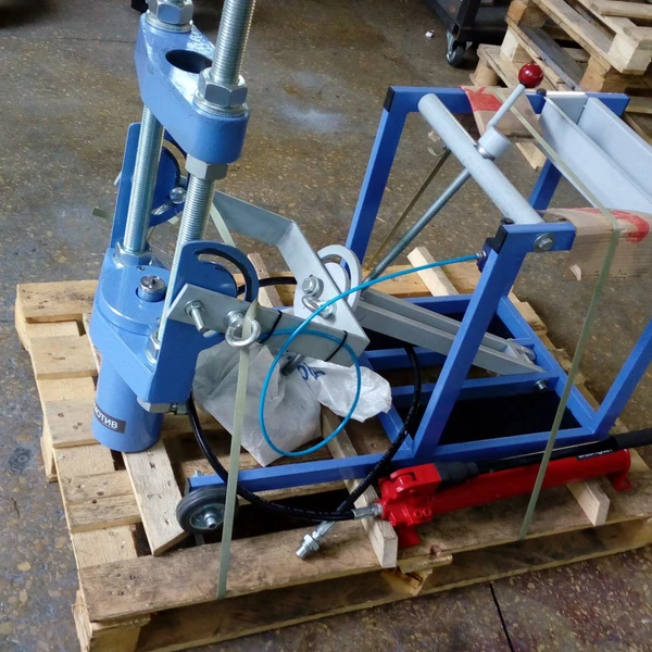 Выпрессовщик шкворней ВШ50-200М с тележкой