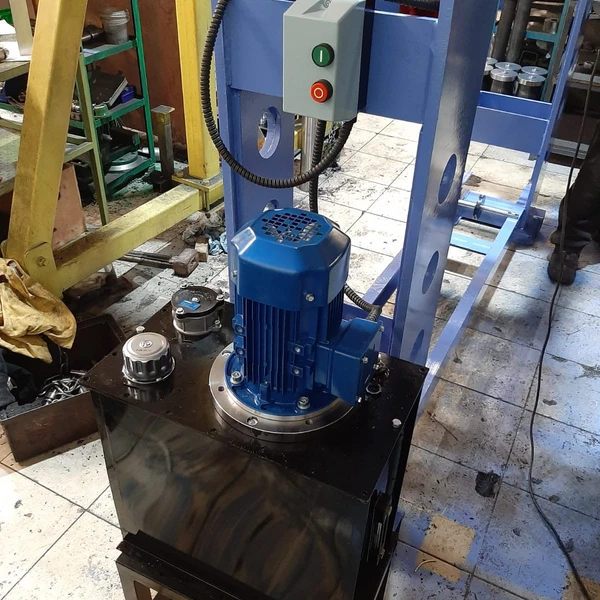 Гидравлический пресс 200 т. ПГ200