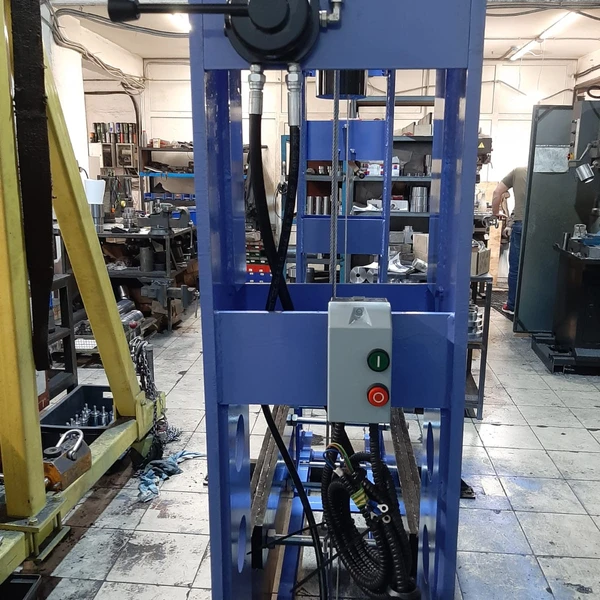 Гидравлический пресс 200 т. ПГ200