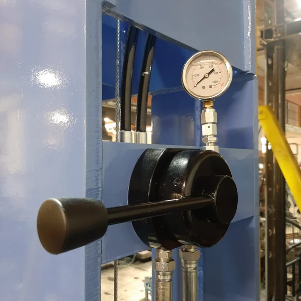 Гидравлический пресс 200 т. ПГ200