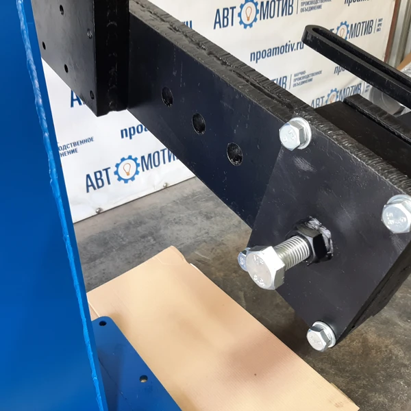 Кантователь двигателя и КПП коммерческого транспорта. Без регулировки по высоте. Без основания. КД1500