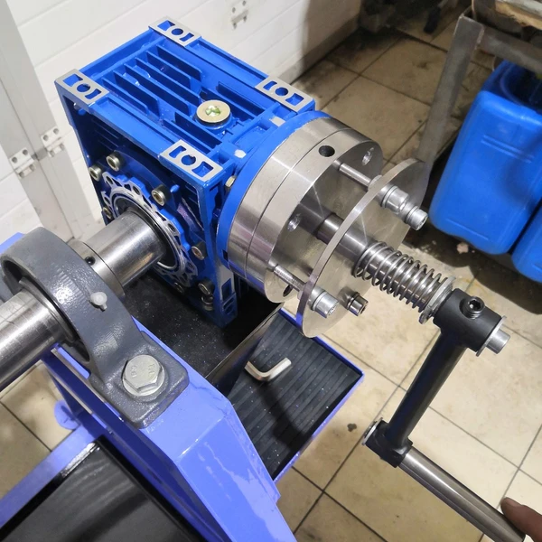 Кантователь редукторов заднего моста коммерческого транспорта КДР250