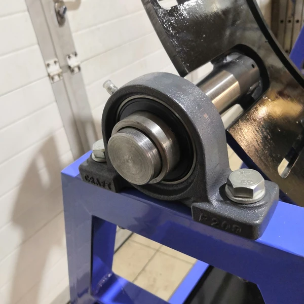 Кантователь редукторов заднего моста коммерческого транспорта КДР250