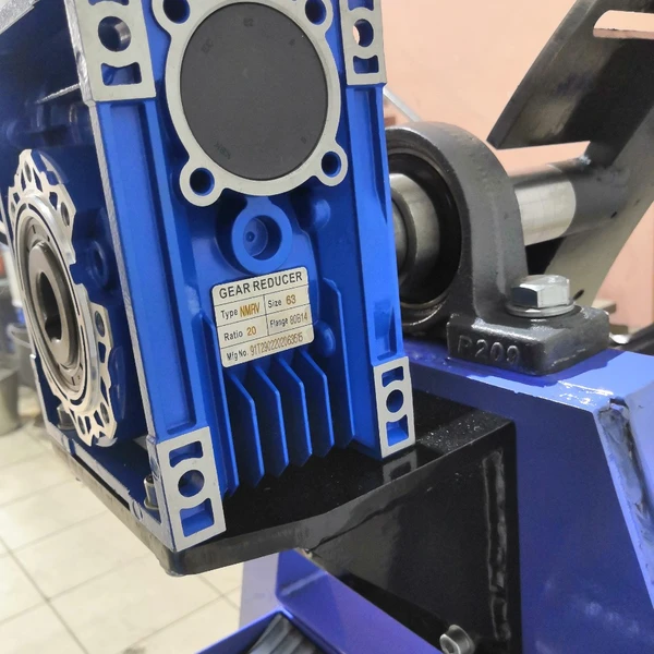 Кантователь редукторов заднего моста коммерческого транспорта КДР250