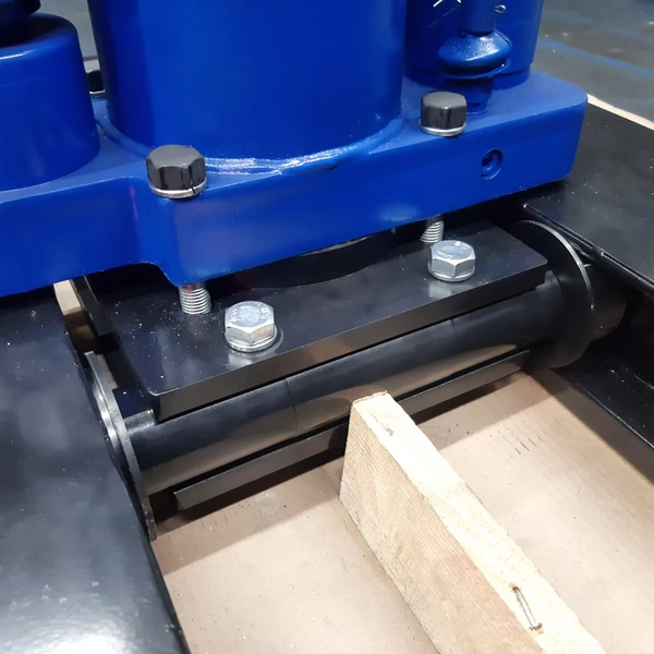 Напольный ямный подъемник (рельсовый) 15 т 1000 мм. КПП15Р1000П