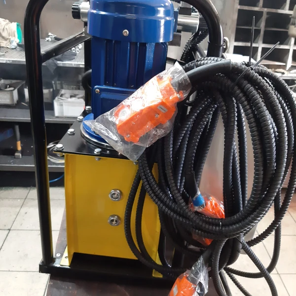 Пресс для установки балансировочных грузиков 8 т. ПГС8