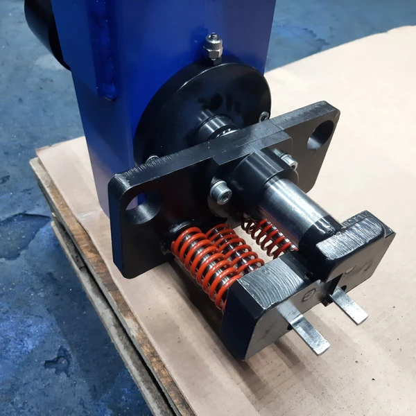 Пресс для установки балансировочных грузиков 8 т. ПГС8