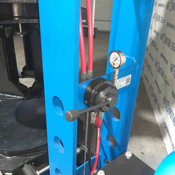 Пресс универсальный для цеховых и шиномонтажных работ 150 т. ПГШ150