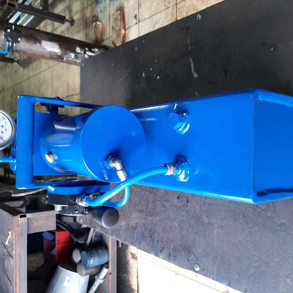 Пневмогидравлический насос 1000 бар. ПНГ1000