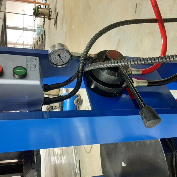 Пресс шиномонтажный для цельнолитых шин погрузчика 120 т (портальный) ПШ120П