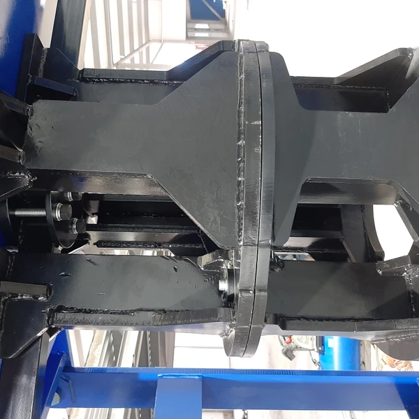 Пресс шиномонтажный для цельнолитых шин погрузчика 120 т (портальный) ПШ120П