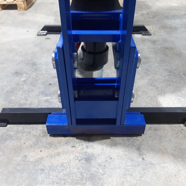 Пресс шиномонтажный для цельнолитых шин погрузчика 120 т (портальный) ПШ120П