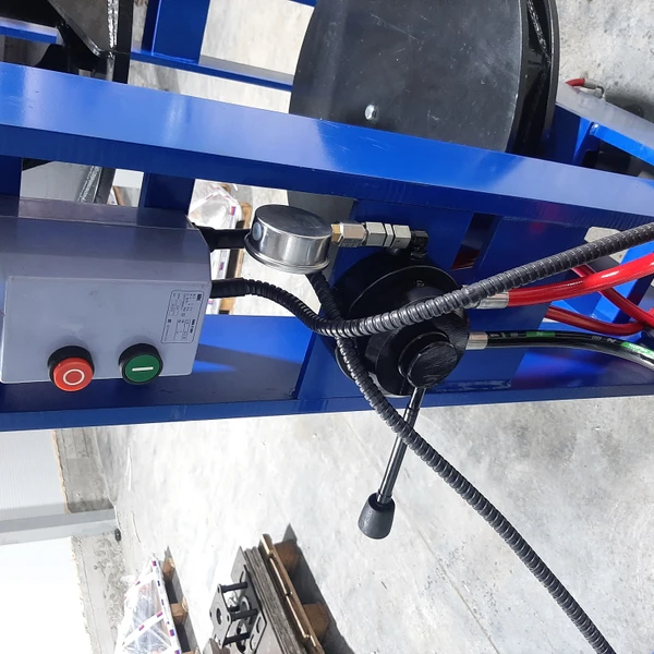 Пресс шиномонтажный для цельнолитых шин погрузчика 120 т (портальный) ПШ120П