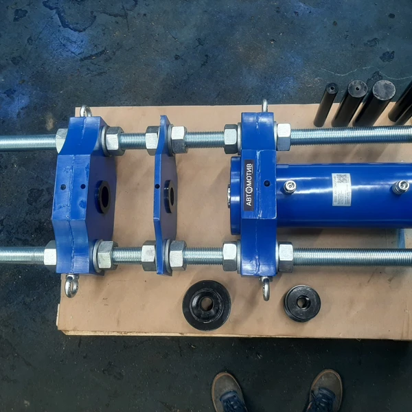 Выпрессовщик пальцев траковых цепей 161 т. ВПТ150-200