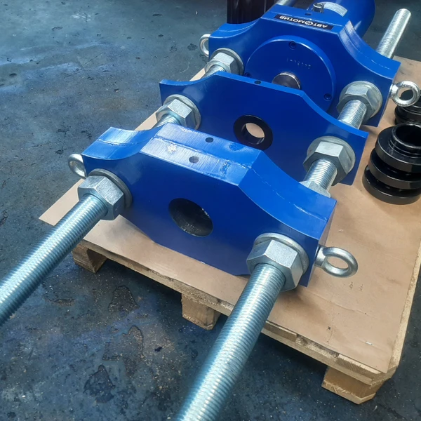 Выпрессовщик пальцев траковых цепей 161 т. ВПТ150-200