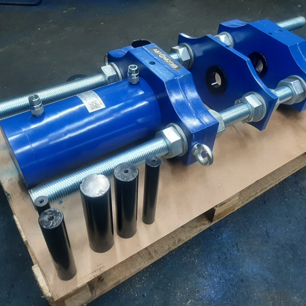 Выпрессовщик пальцев траковых цепей 161 т. ВПТ150-200