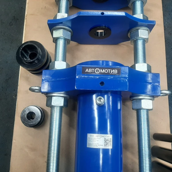 Выпрессовщик пальцев траковых цепей 161 т. ВПТ150-200