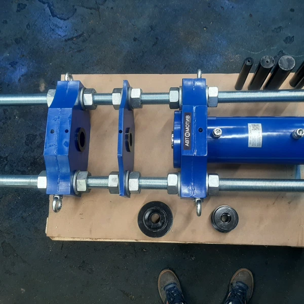 Выпрессовщик пальцев траковых цепей 161 т. ВПТ150-200