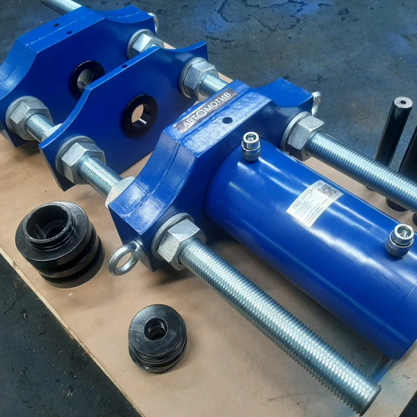 Выпрессовщик пальцев траковых цепей 161 т. ВПТ150-200