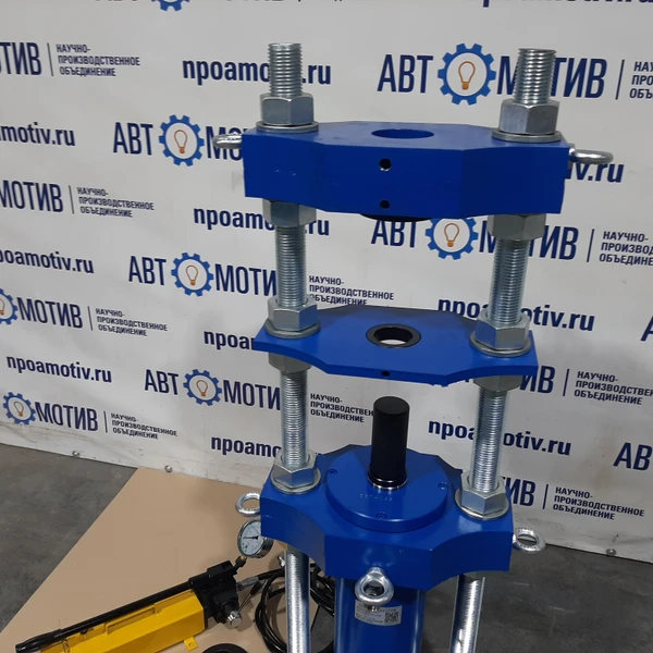 Выпрессовщик пальцев траковых цепей 161 т. ВПТ150-330