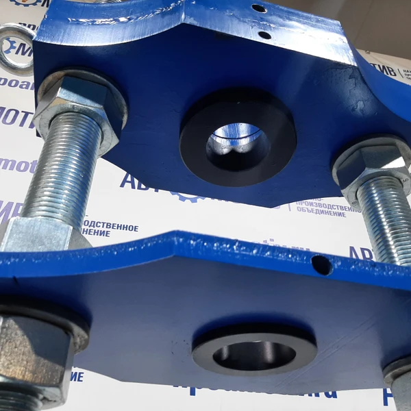 Выпрессовщик пальцев траковых цепей 161 т. ВПТ150-330