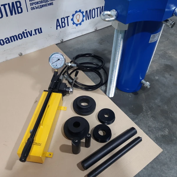 Выпрессовщик пальцев траковых цепей 161 т. ВПТ150-330