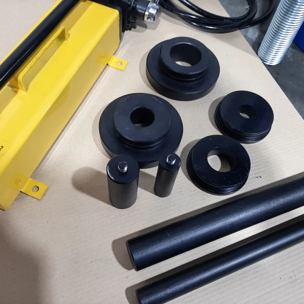 Выпрессовщик пальцев траковых цепей 161 т. ВПТ150-330