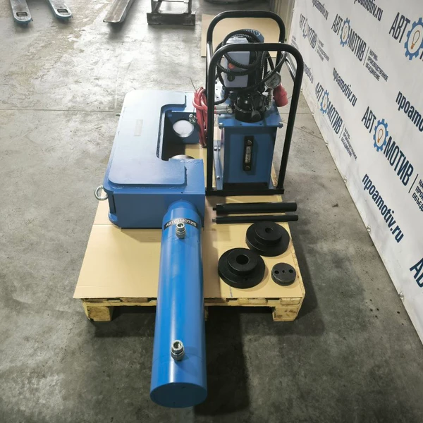 С-образный выпрессовщик пальцев траковых цепей без башмаков 80 т. ВПТ80С