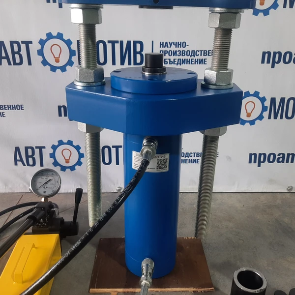 Выпрессовщик пальцев траковых цепей 95 т. ВПТ95