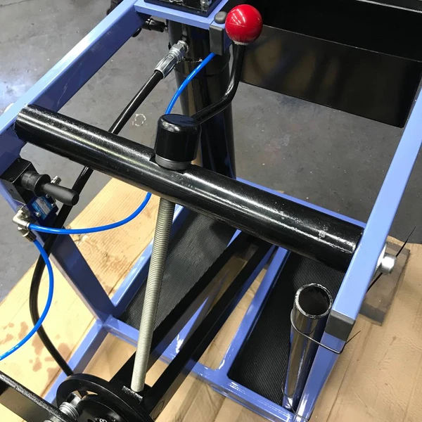 Выпрессовщик шкворней ВШ50-200М с тележкой