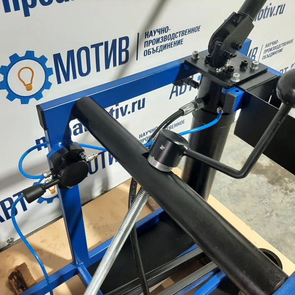 Выпрессовщик шкворней ВШ70-200М с тележкой