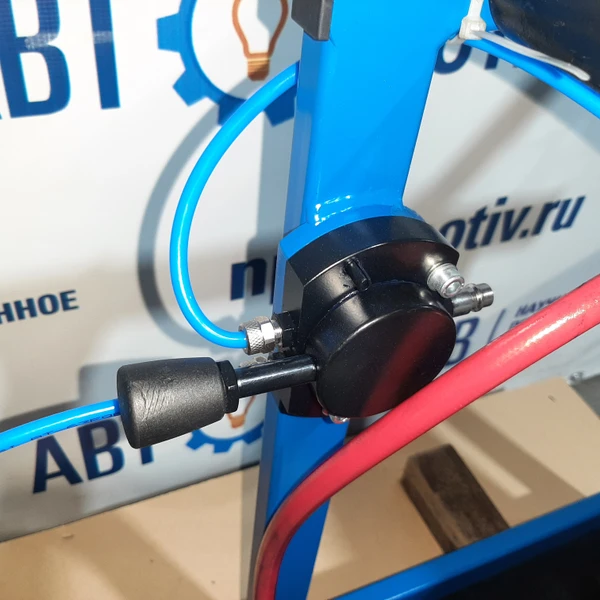 Выпрессовщик шкворней ВШ70-300М с тележкой