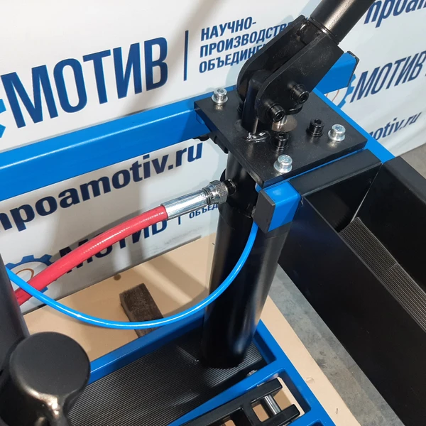 Выпрессовщик шкворней ВШ70-300М с тележкой