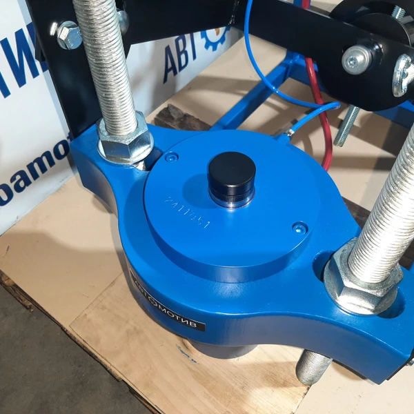 Выпрессовщик шкворней ВШ70-300М с тележкой