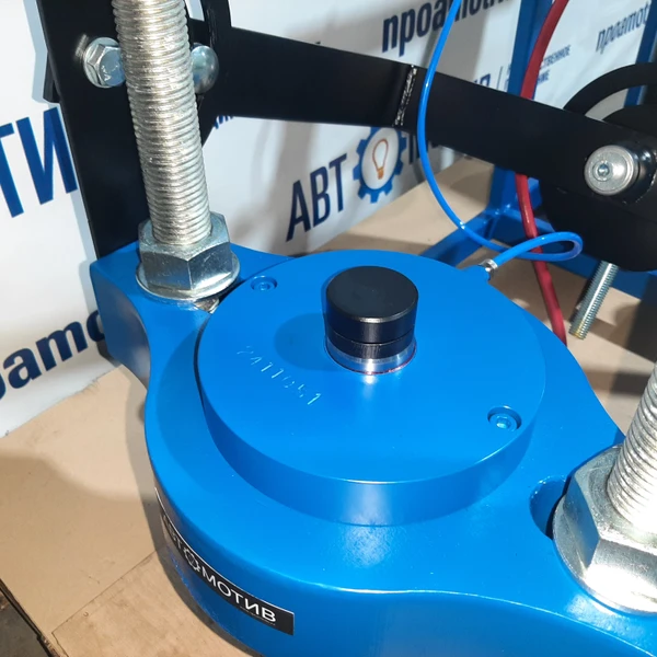 Выпрессовщик шкворней ВШ70-300М с тележкой