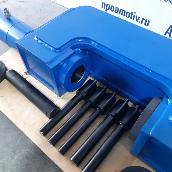 С-образный выпрессовщик пальцев траковых цепей без башмаков 110 т. ВПТ110С