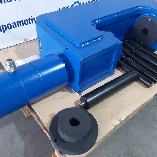 С-образный выпрессовщик пальцев траковых цепей без башмаков 110 т. ВПТ110С