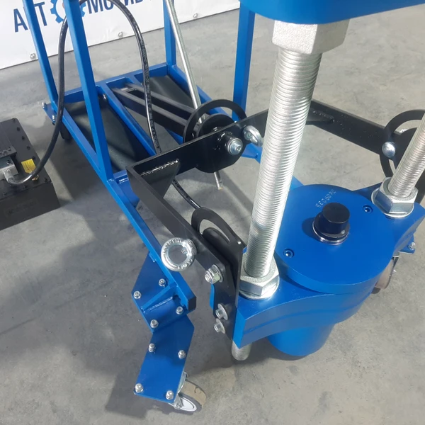 Выпрессовщик шкворней ВШ100-300М с тележкой