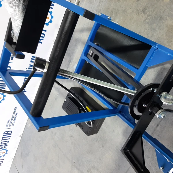 Выпрессовщик шкворней ВШ100-300М с тележкой