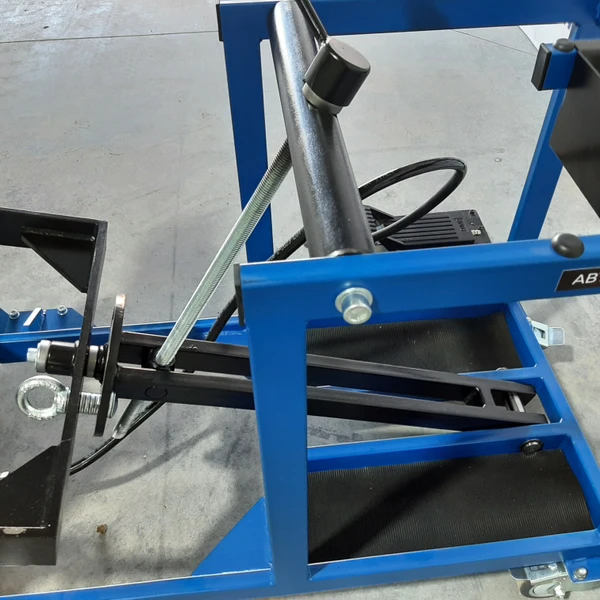 Выпрессовщик шкворней ВШ100-300М с тележкой