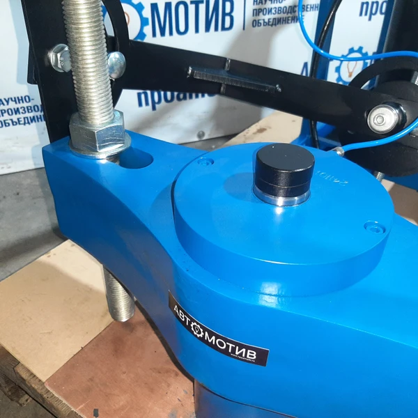 Выпрессовщик шкворней ВШ70-400М с тележкой