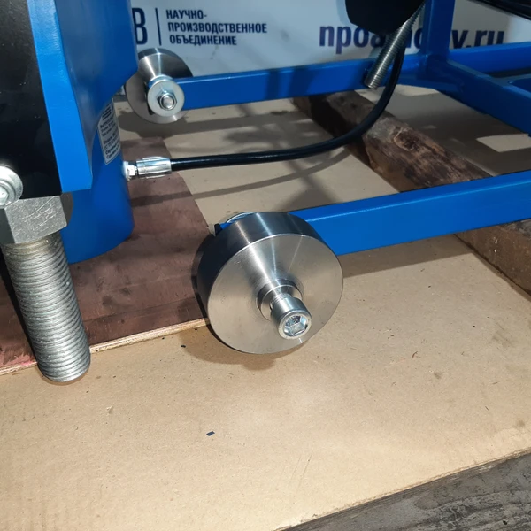 Выпрессовщик шкворней ВШ70-400М с тележкой