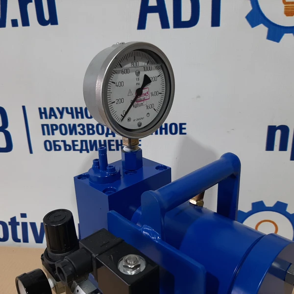 Пневмогидравлический насос 1000 бар. ПНГ1000.1
