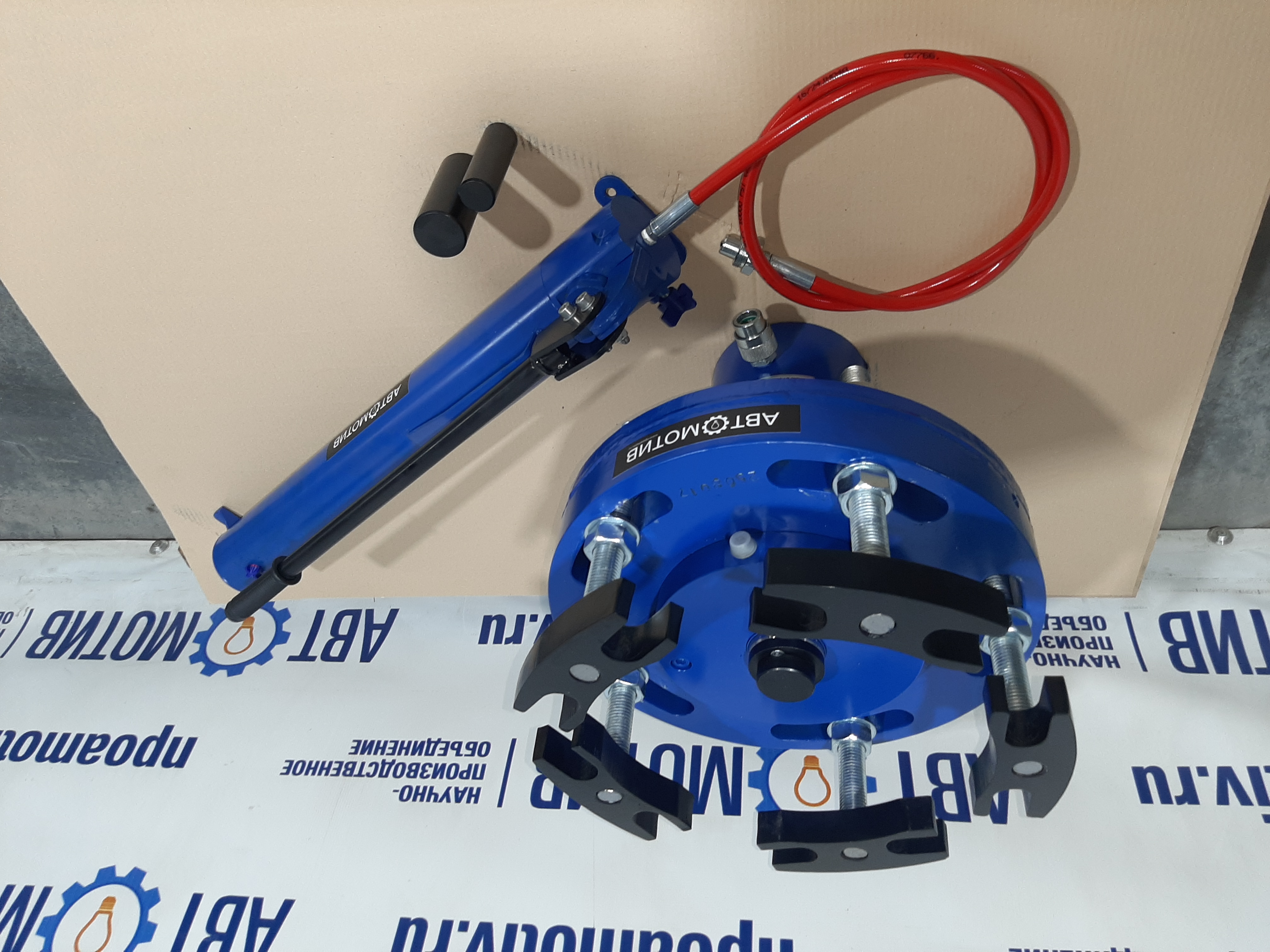 Съемник ступицы грузового авто 106 т. ССГ100