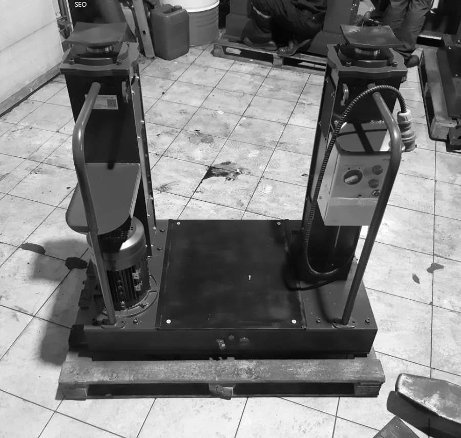 Двустоечные электромеханические ямные подъёмники